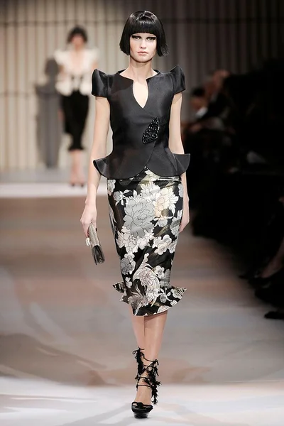 Look 15